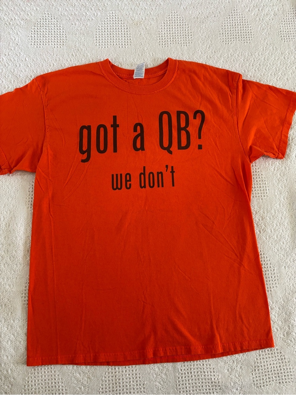 Cleveland Browns NFL Funny Got A Quarterback Orange Tshirt Mens Large Y2K